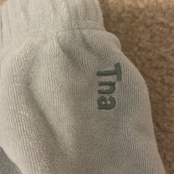 Tna towel shorts (very very light green, could be considered off white) - Picture 2 of 4